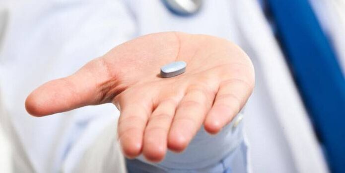 Los antibióticos son recetados por un médico como base para el tratamiento de la prostatitis aguda en los hombres. 