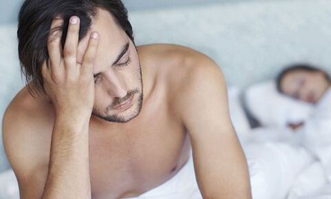 La prostatitis suele ir acompañada de una falta de deseo sexual en los hombres. 